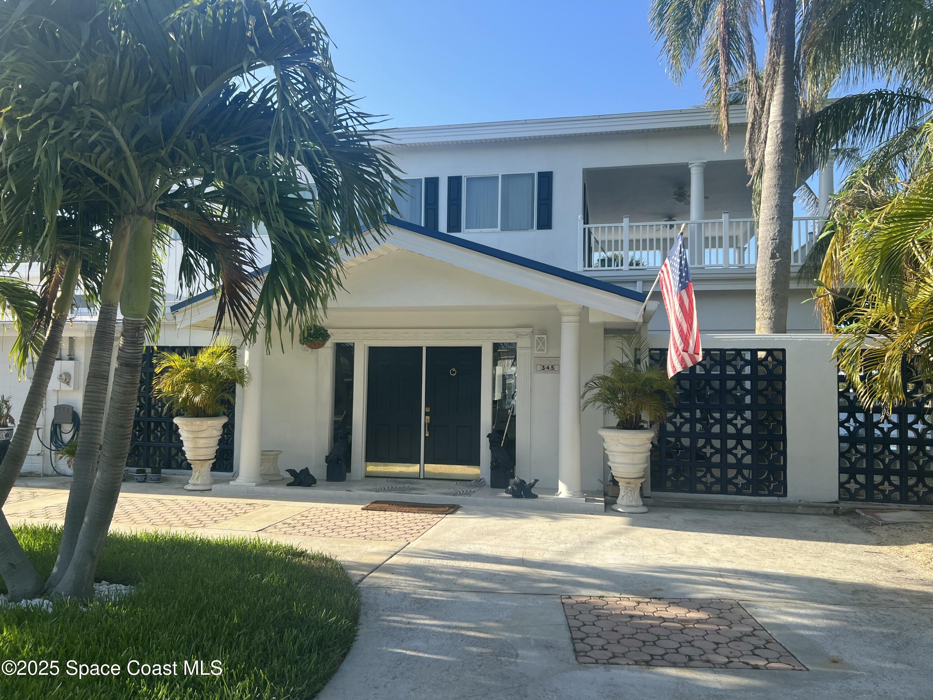 345 S Point Court photo 1