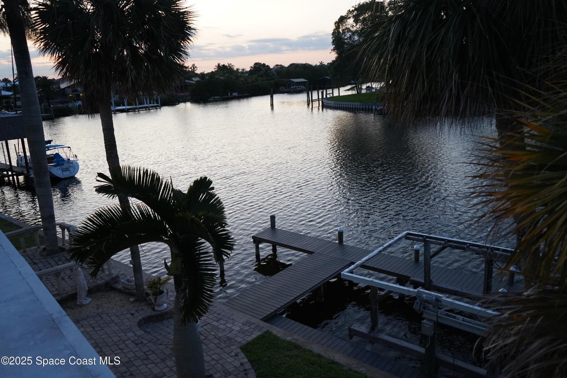 345 S Point Court photo 20