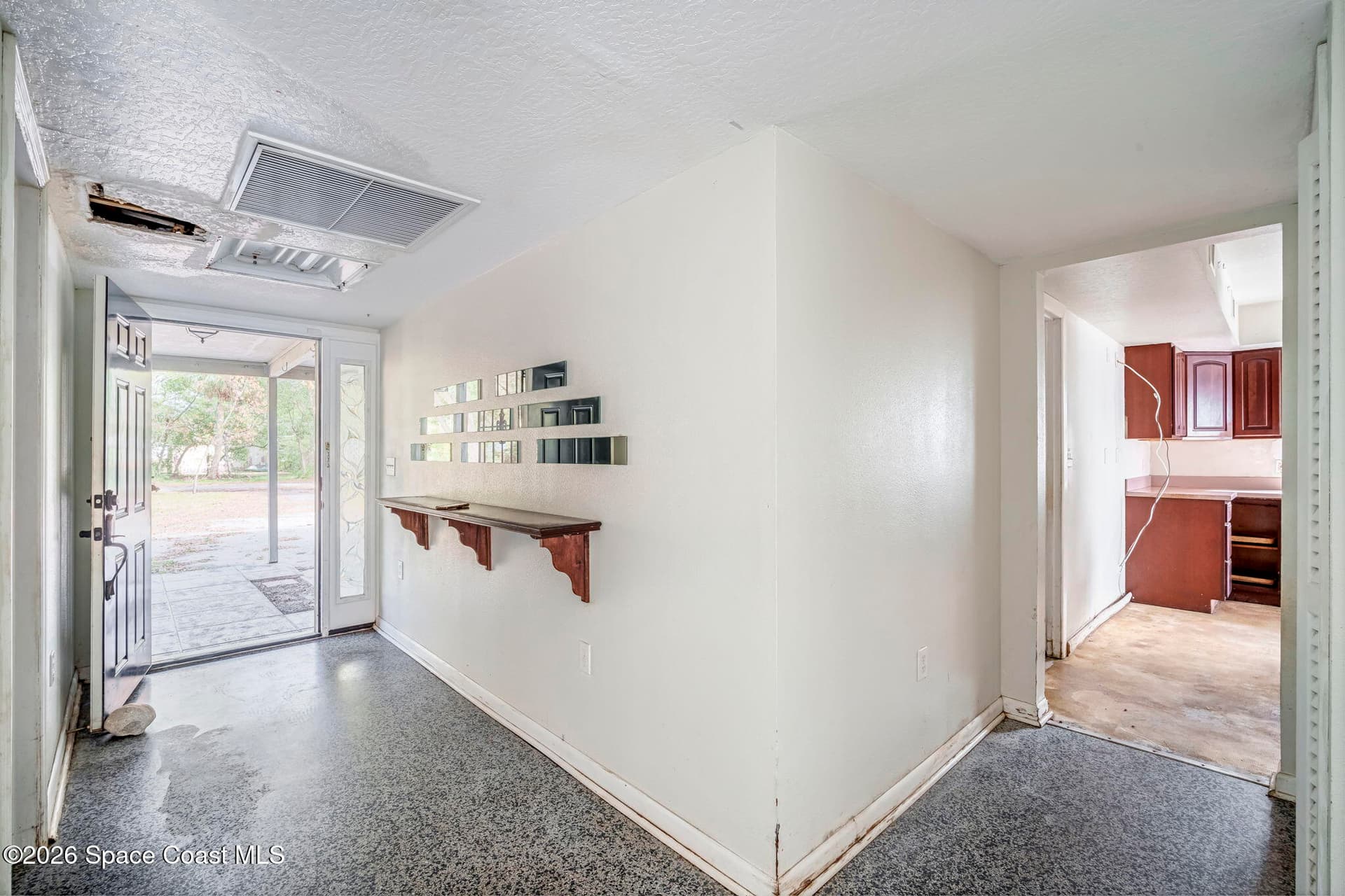 535 Robinhood Drive photo 6