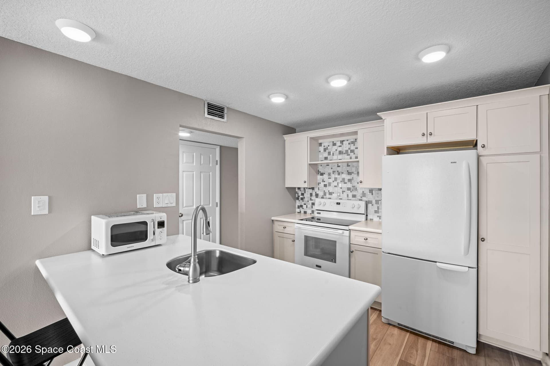 2727 N Wickham Road 102-8 photo 5