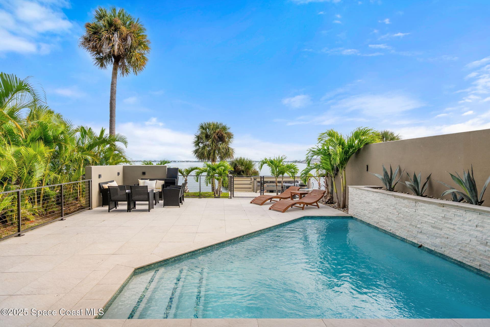 1807 Riverview Drive photo 18