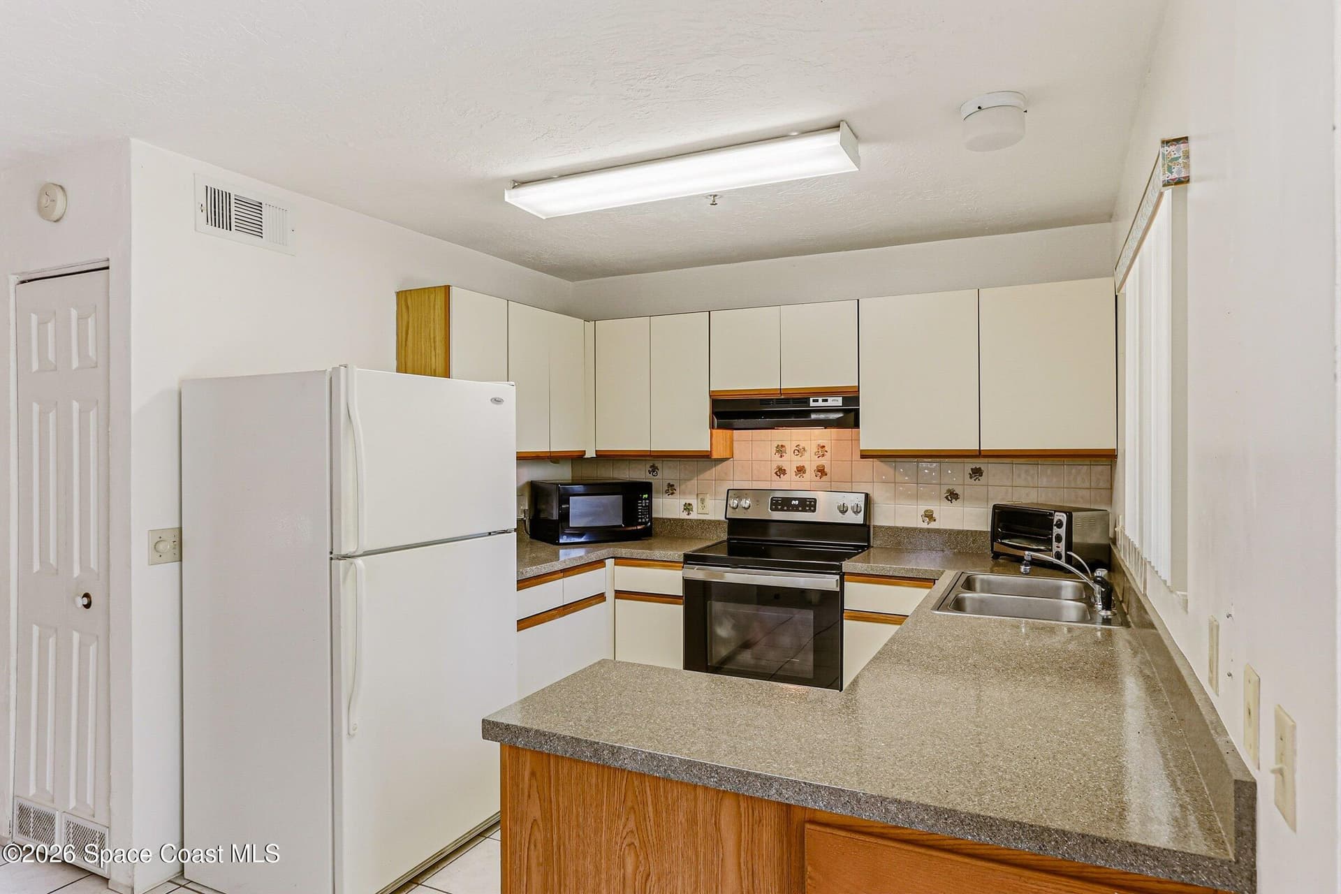 7820 Shadowood Drive 304 photo 14