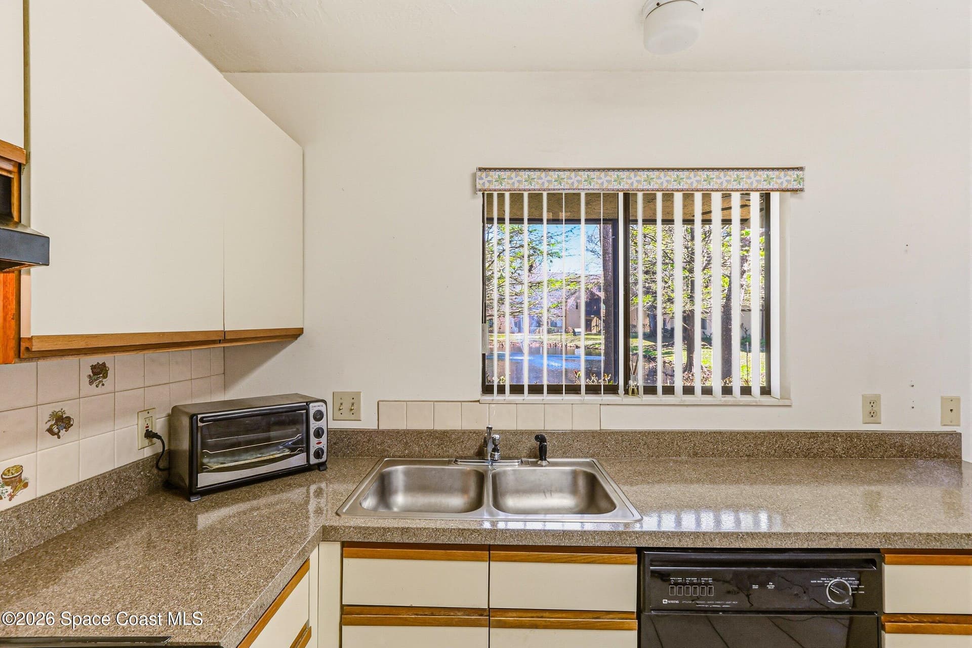 7820 Shadowood Drive 304 photo 16