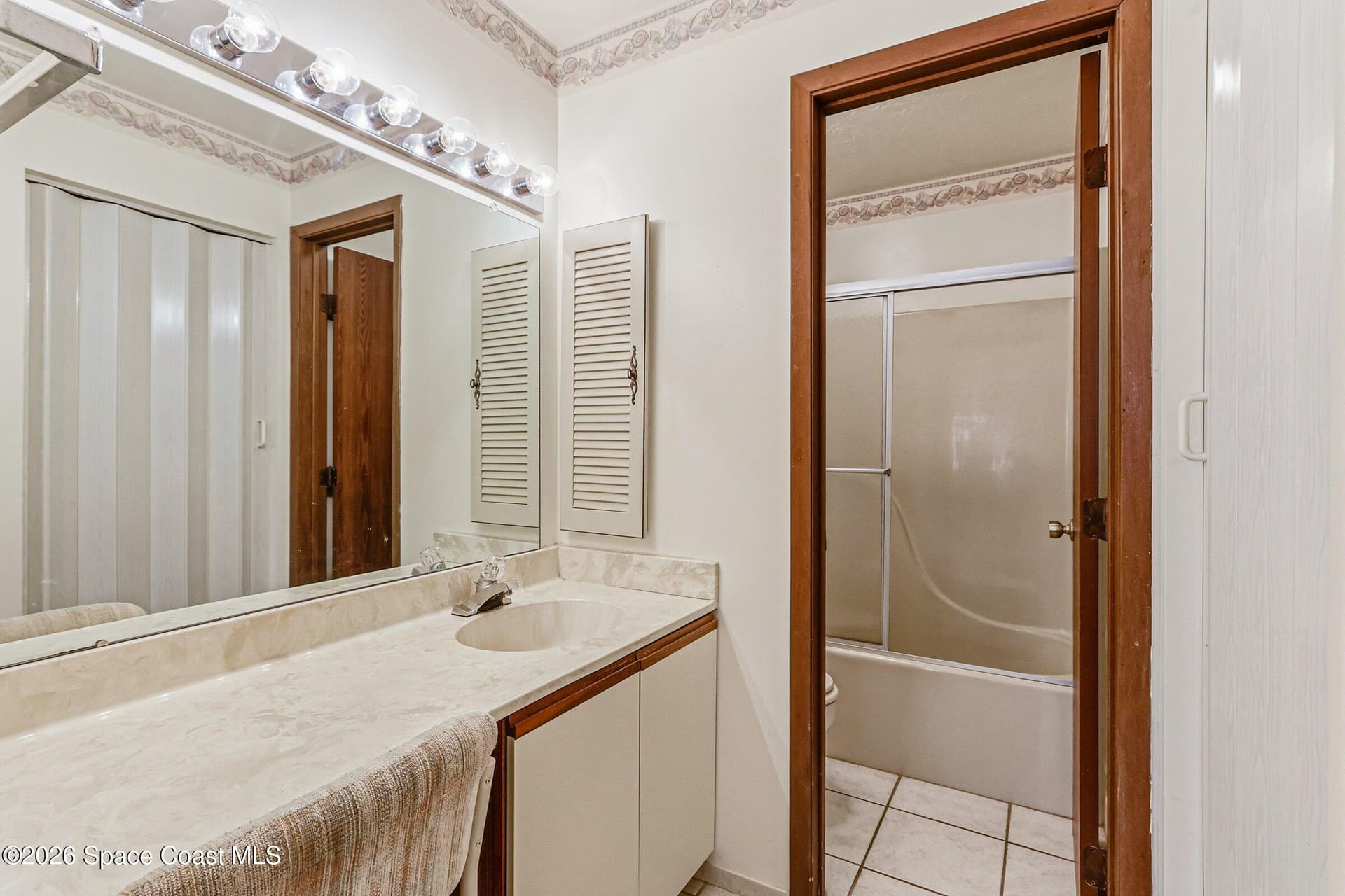 7820 Shadowood Drive 304 photo 19