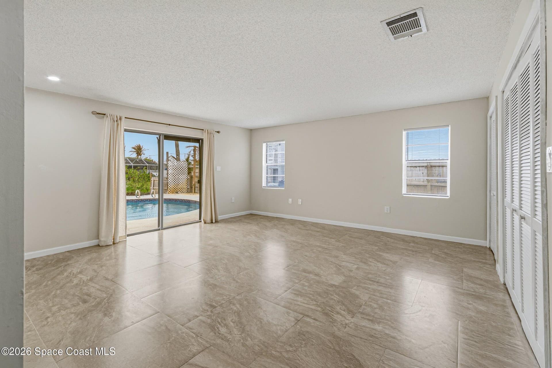 725 Puesta Del Sol Plaza photo 18
