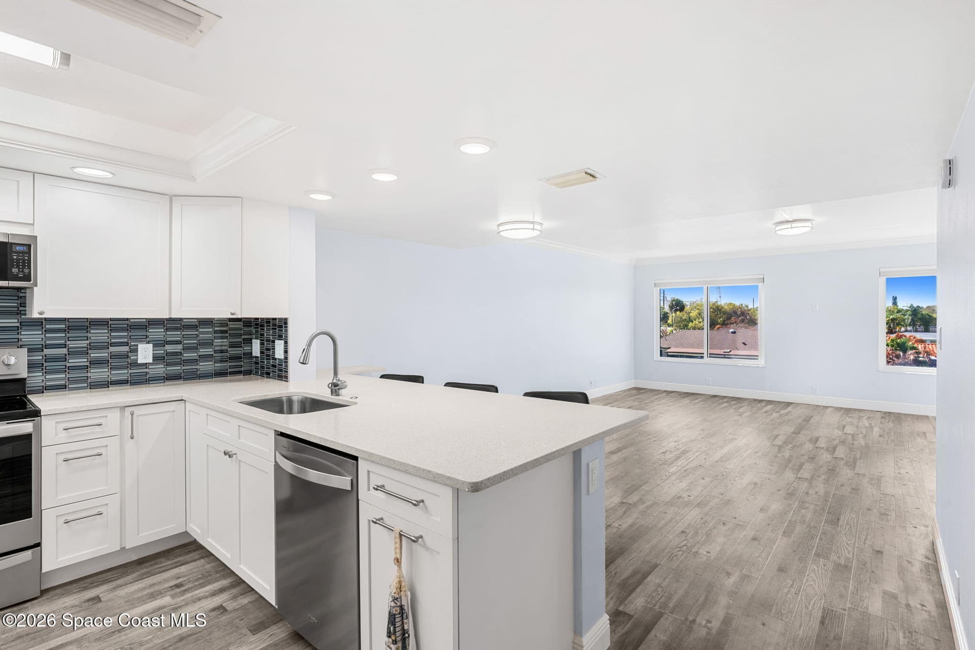1595 N Atlantic Avenue 311 photo 9