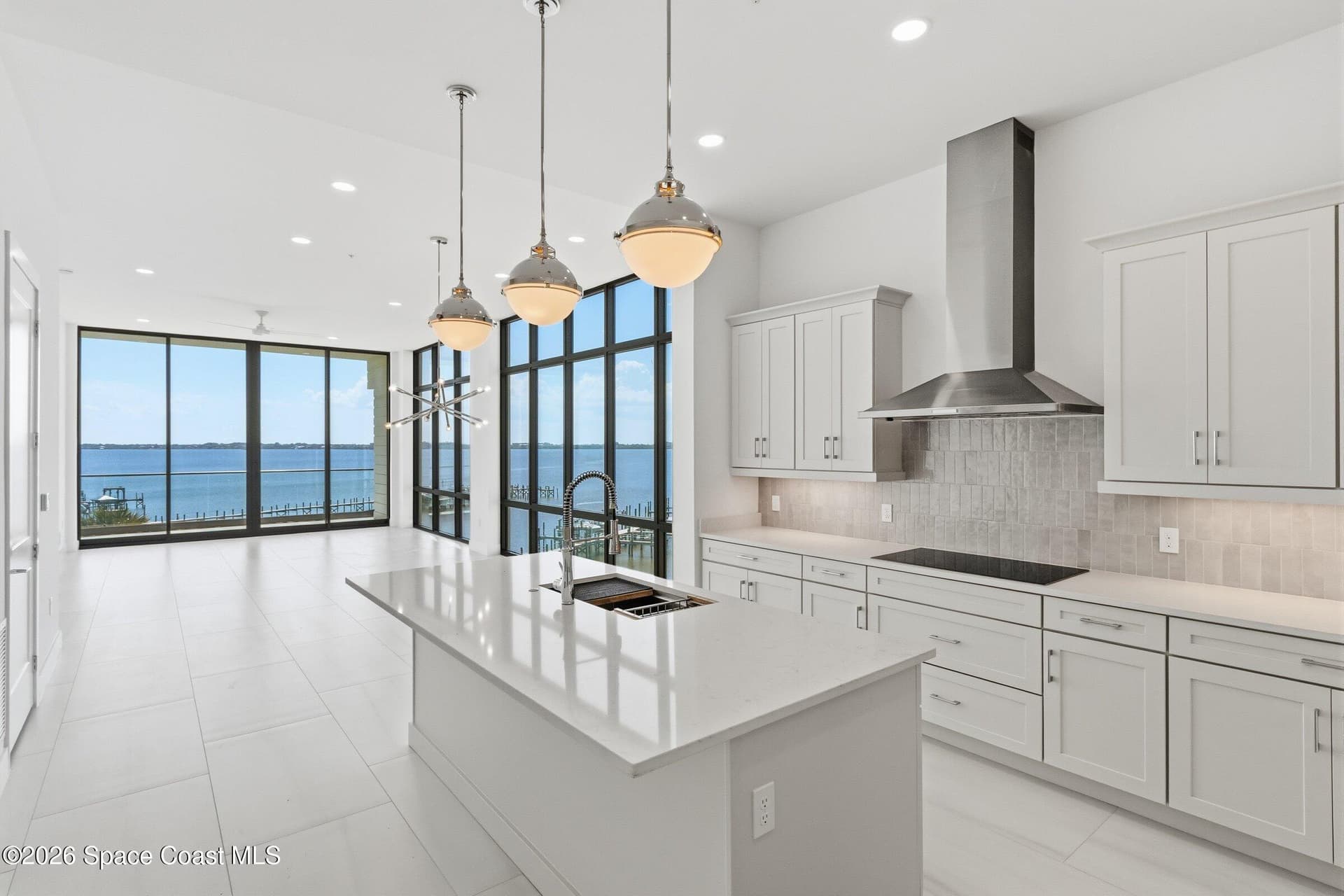 225 Strand Drive 408 photo 6