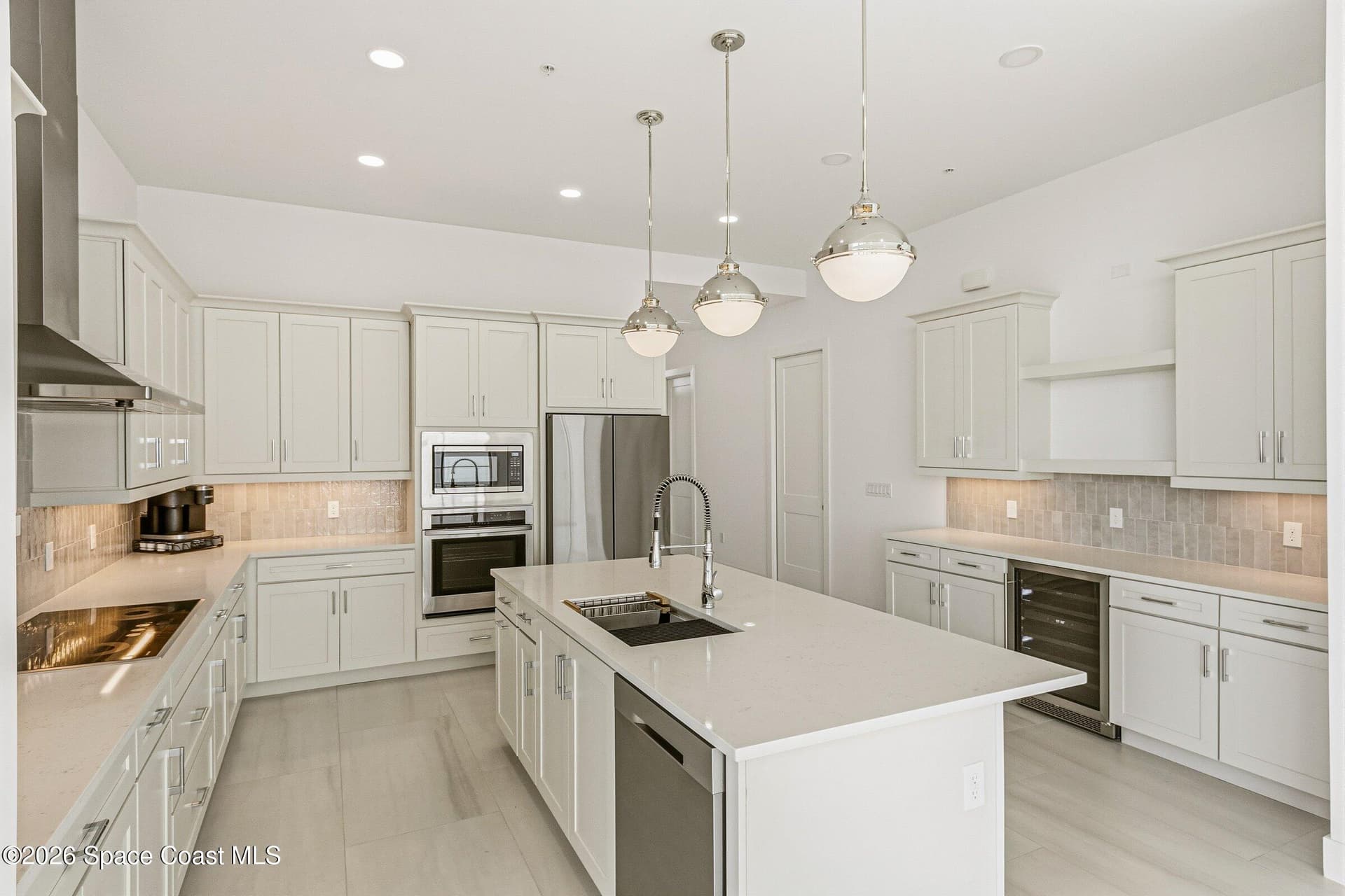 225 Strand Drive 408 photo 9