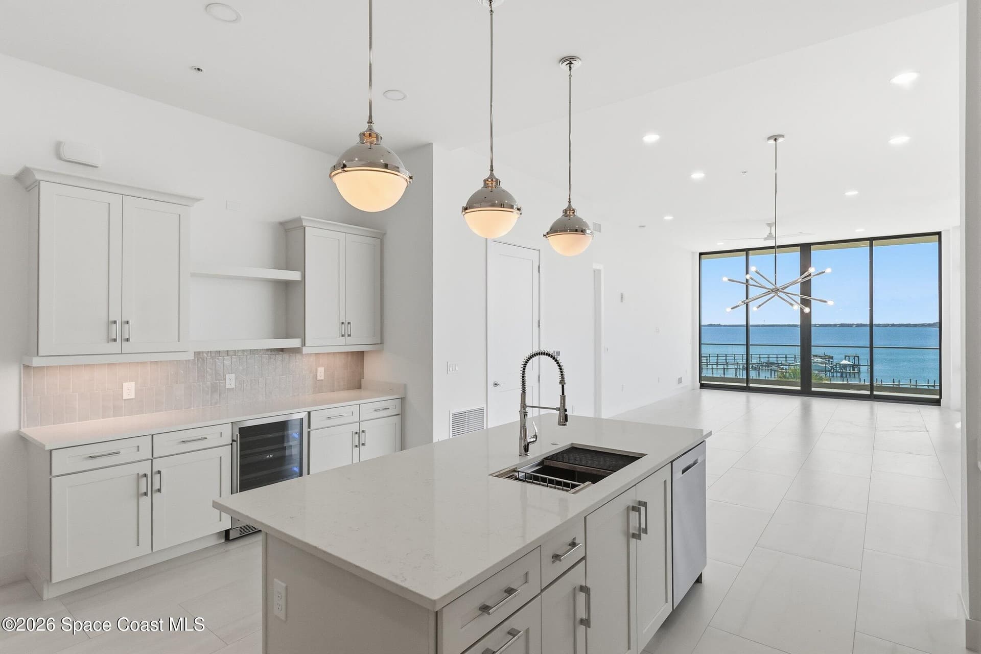 225 Strand Drive 408 photo 10