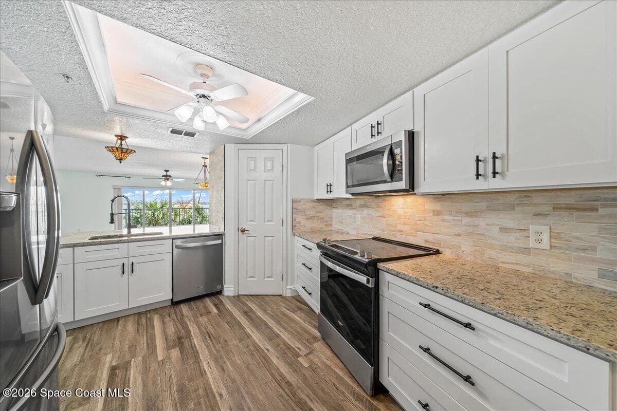 102 Riverside Drive 203 photo 11
