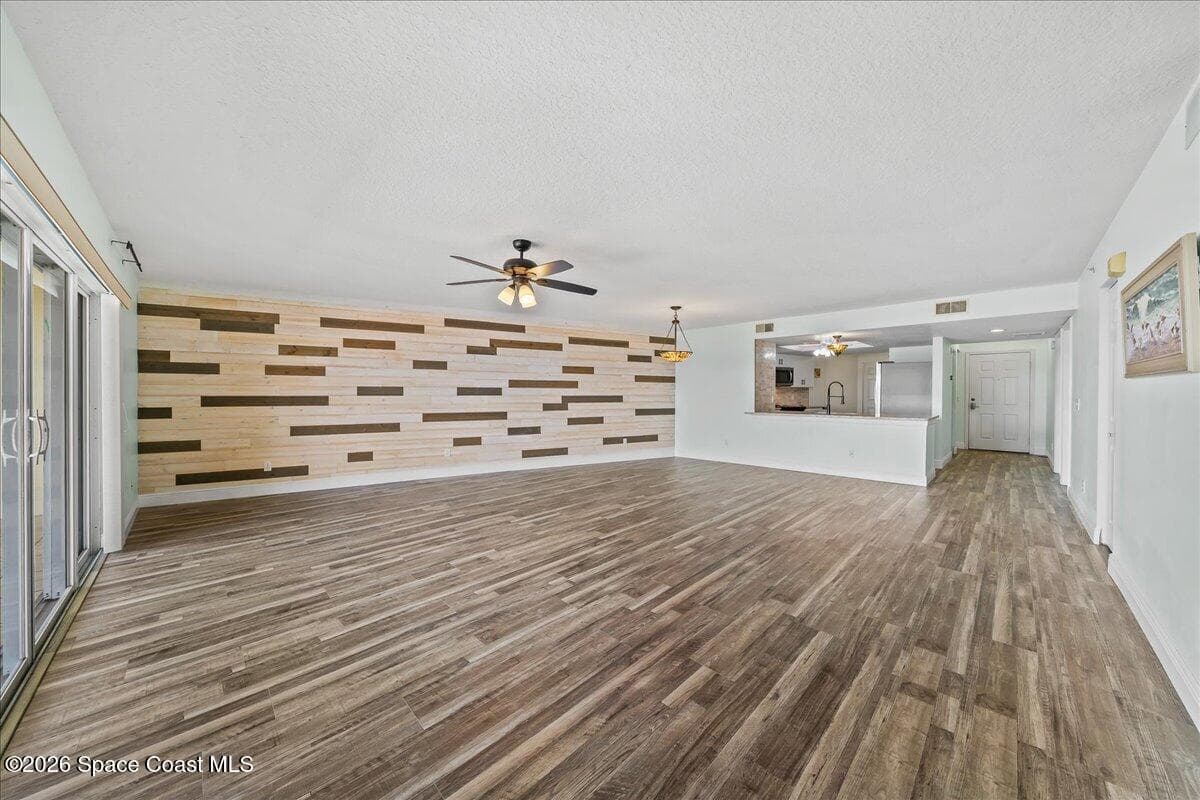 102 Riverside Drive 203 photo 19