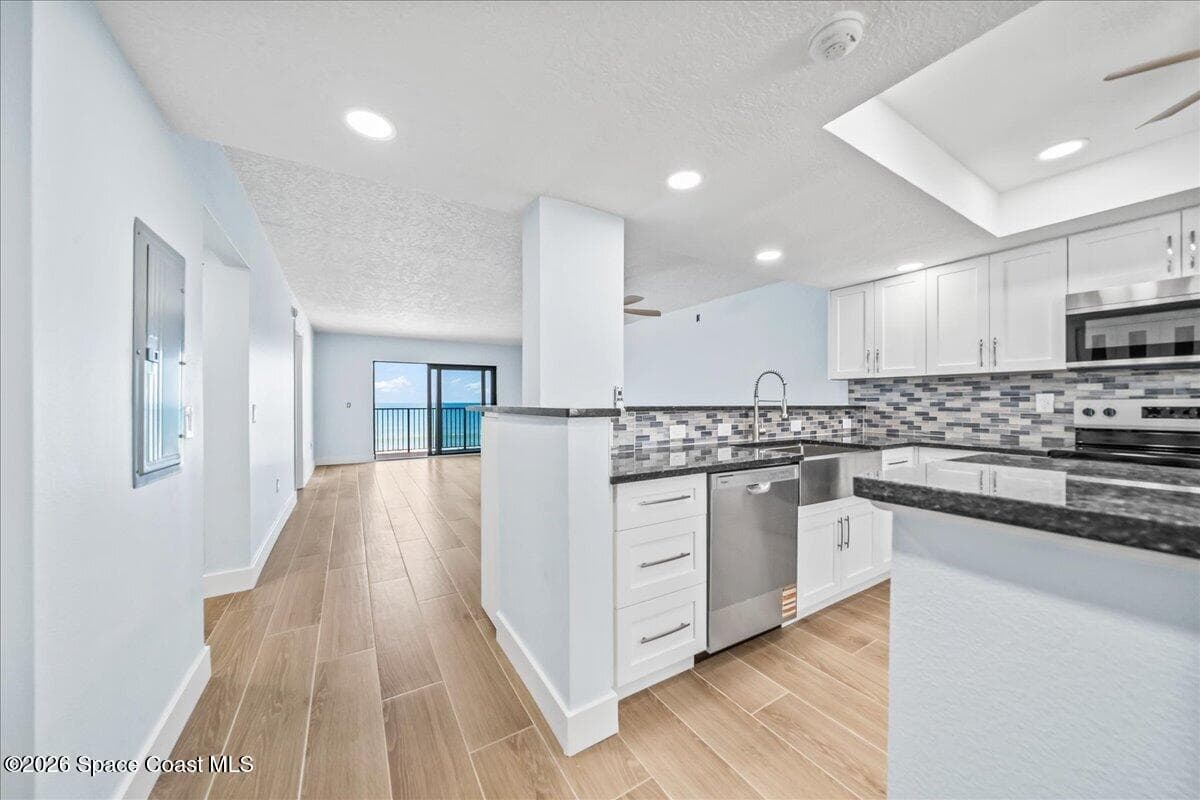 1465 Highway A1A 506 photo 8