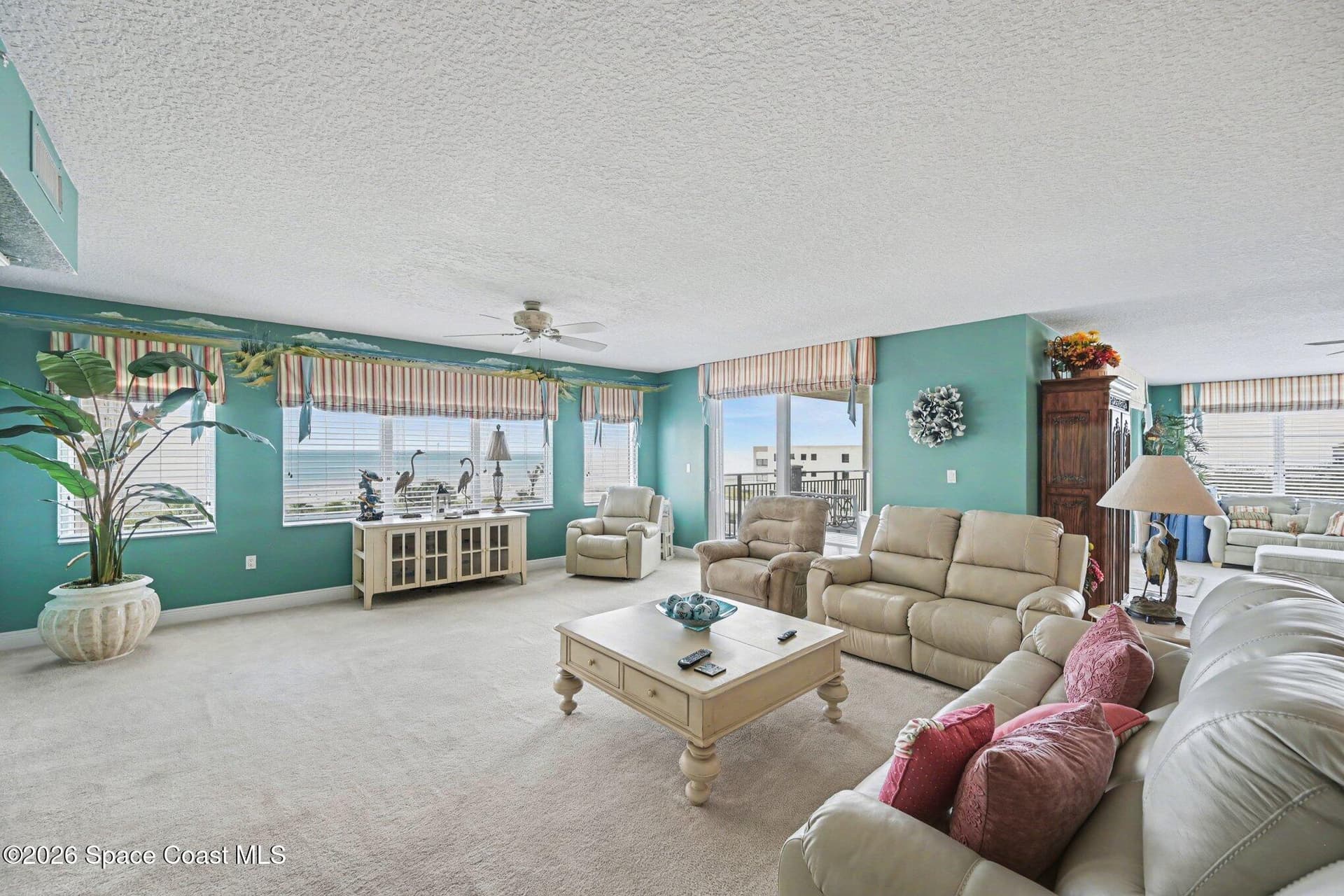 410 Hayes Avenue 401 photo 2