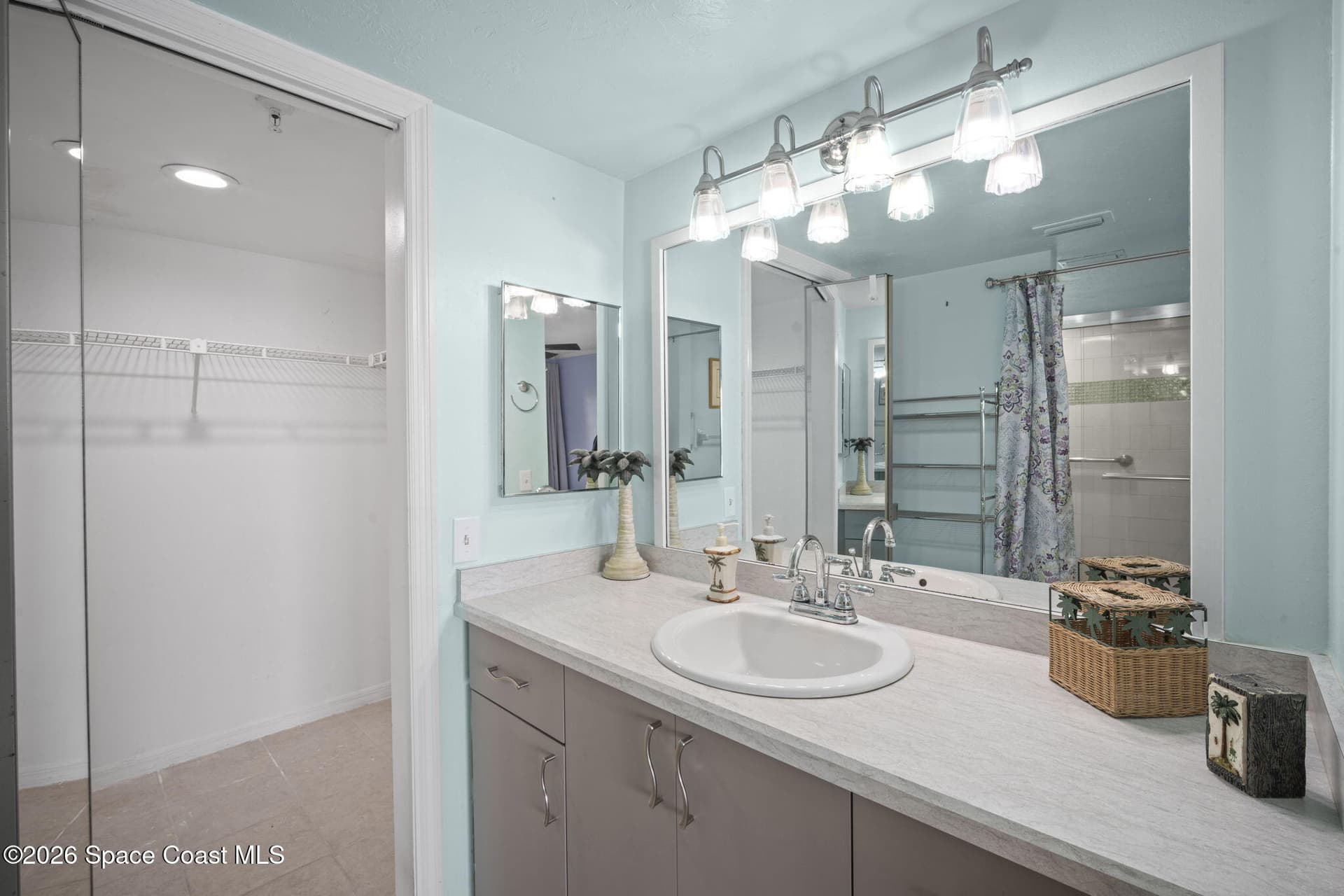 1540 Riverside Drive 12 photo 18