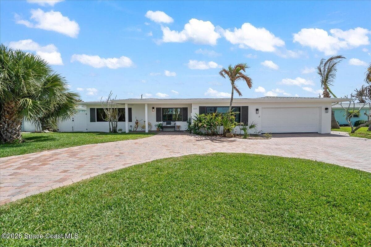 655 Kenwood Court photo 1