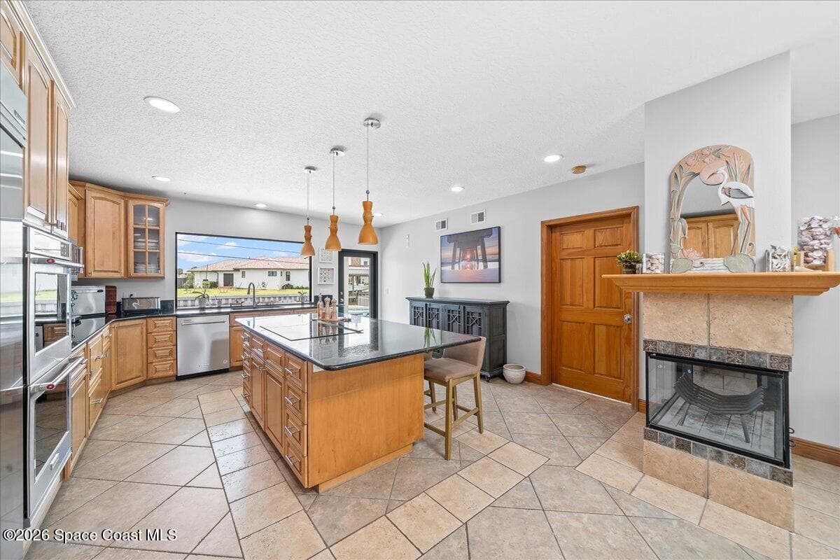 655 Kenwood Court photo 15