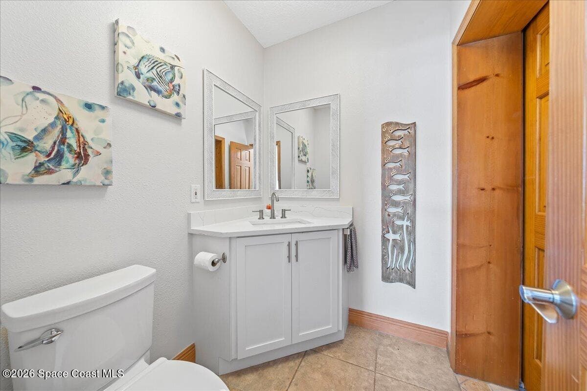 655 Kenwood Court photo 21