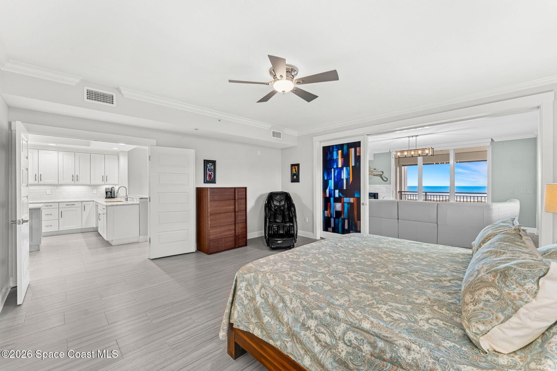 1915 S Atlantic Avenue 202 photo 17
