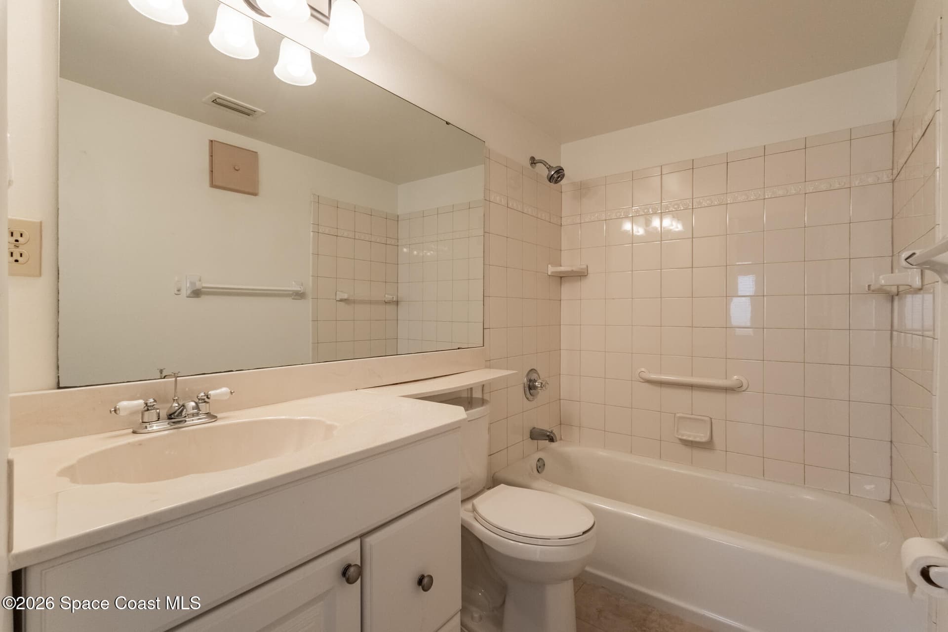 2465 S Washington Avenue A409 photo 19