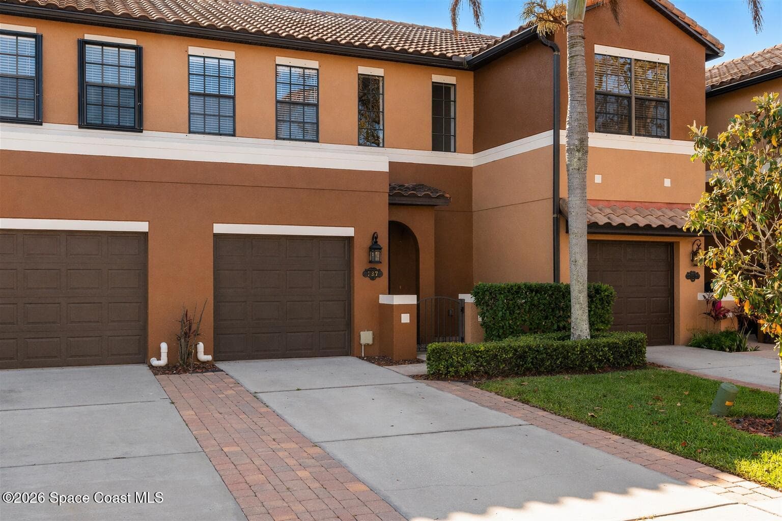 737 Ventura Drive photo 3