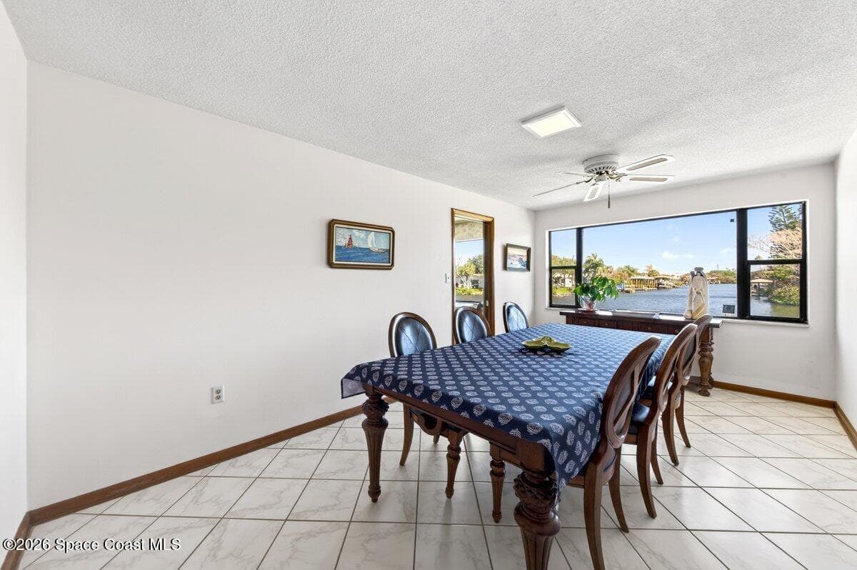 200 Rose Drive photo 25