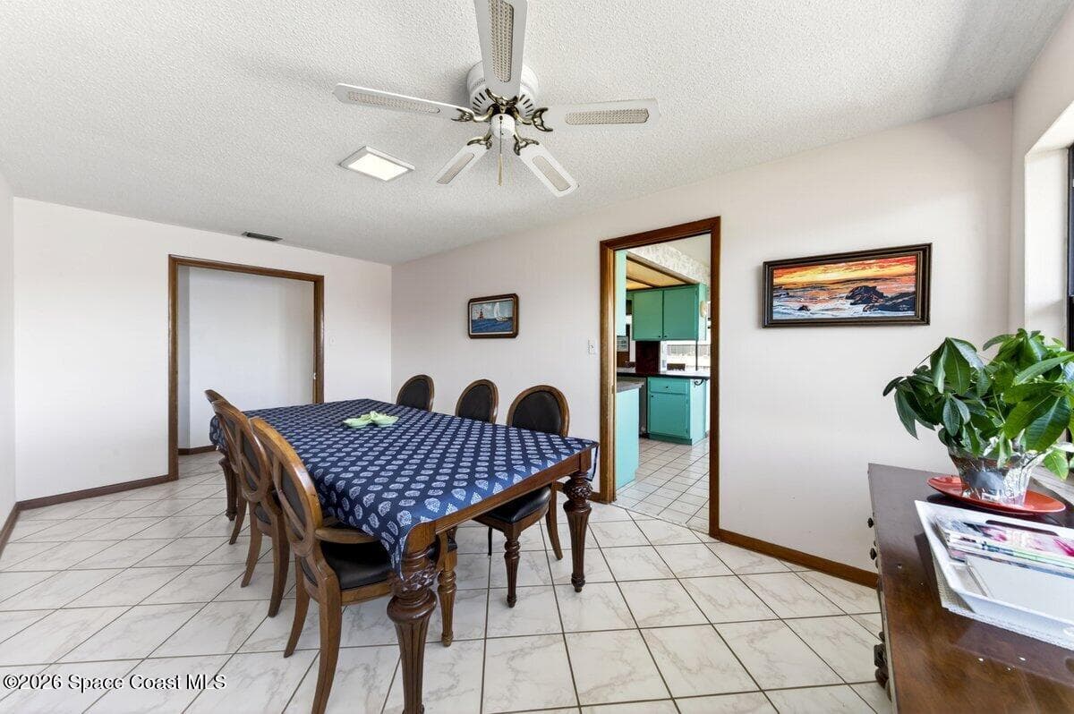 200 Rose Drive photo 24
