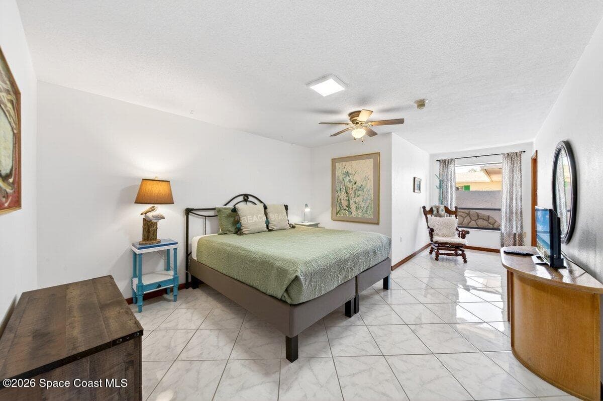 200 Rose Drive photo 14