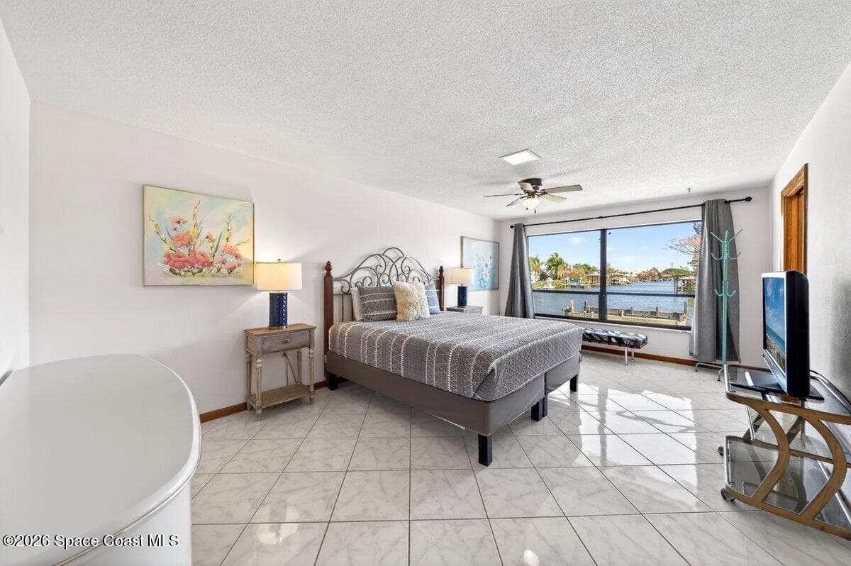 200 Rose Drive photo 9