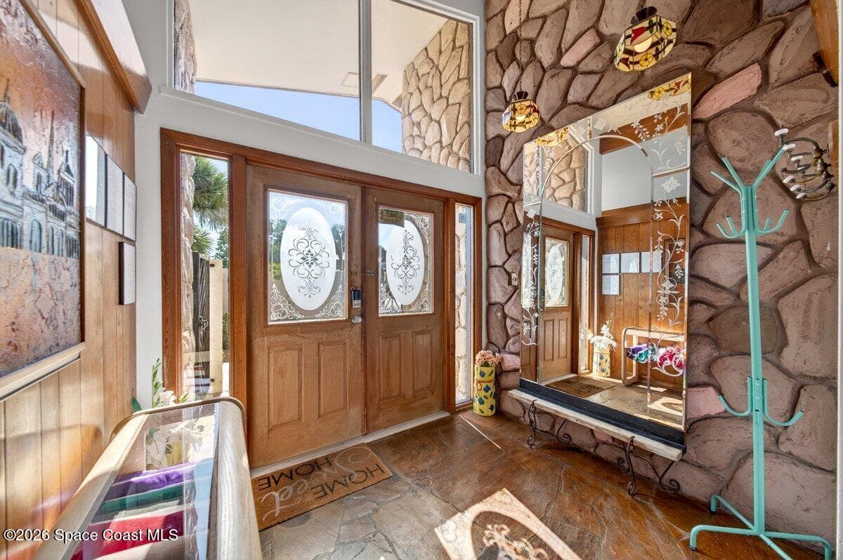 200 Rose Drive photo 5