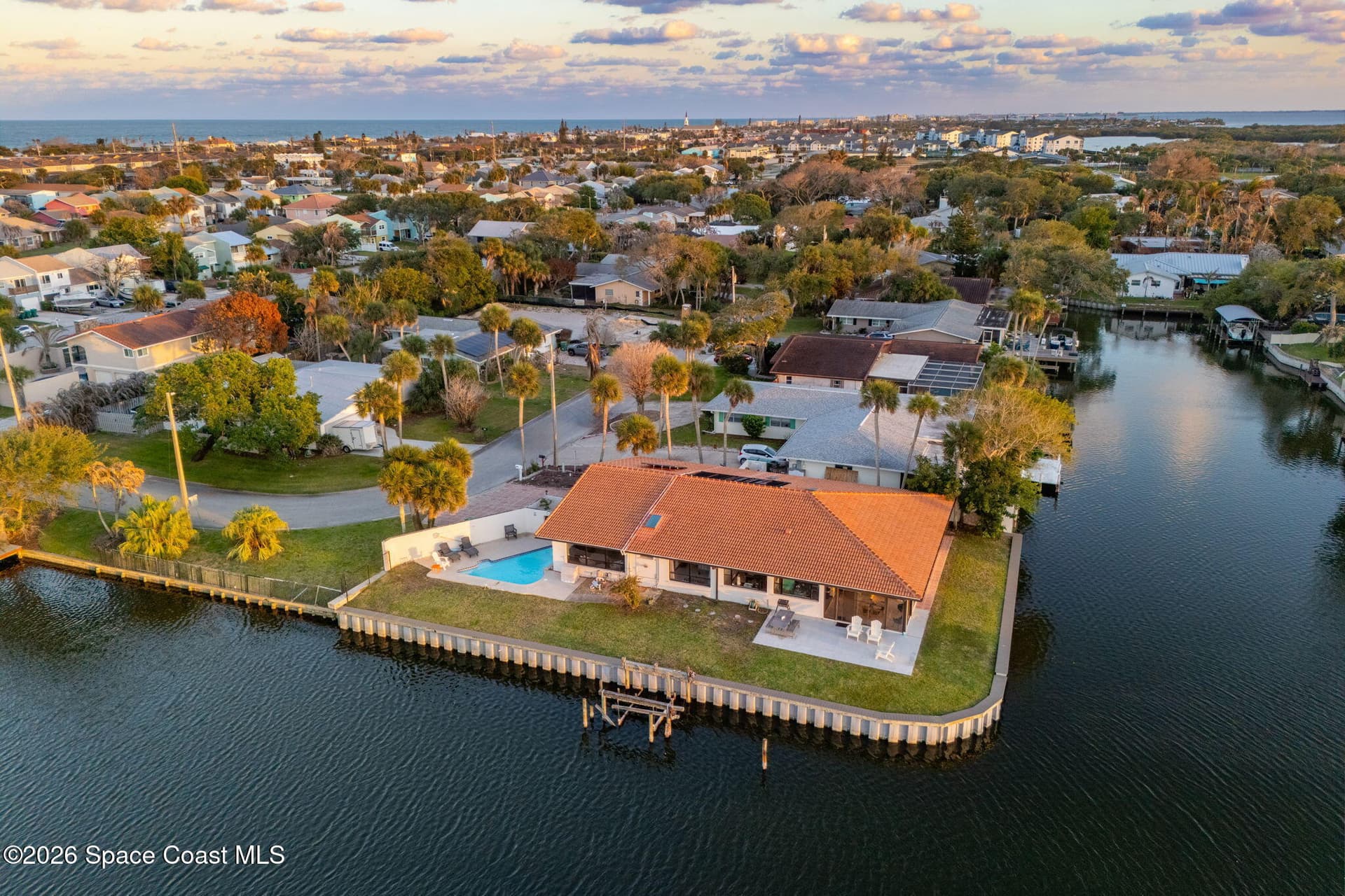 200 Rose Drive photo 4