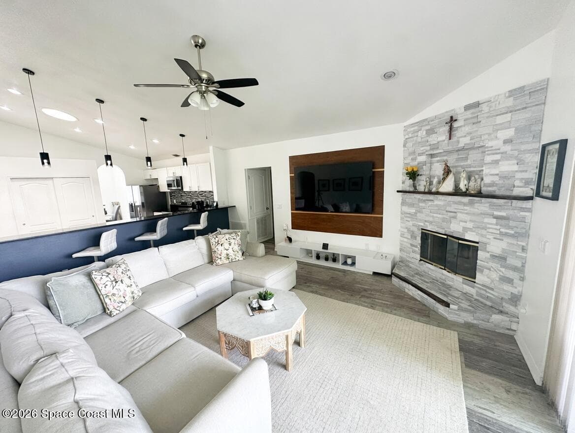 704 Carriage Hill Road photo 19