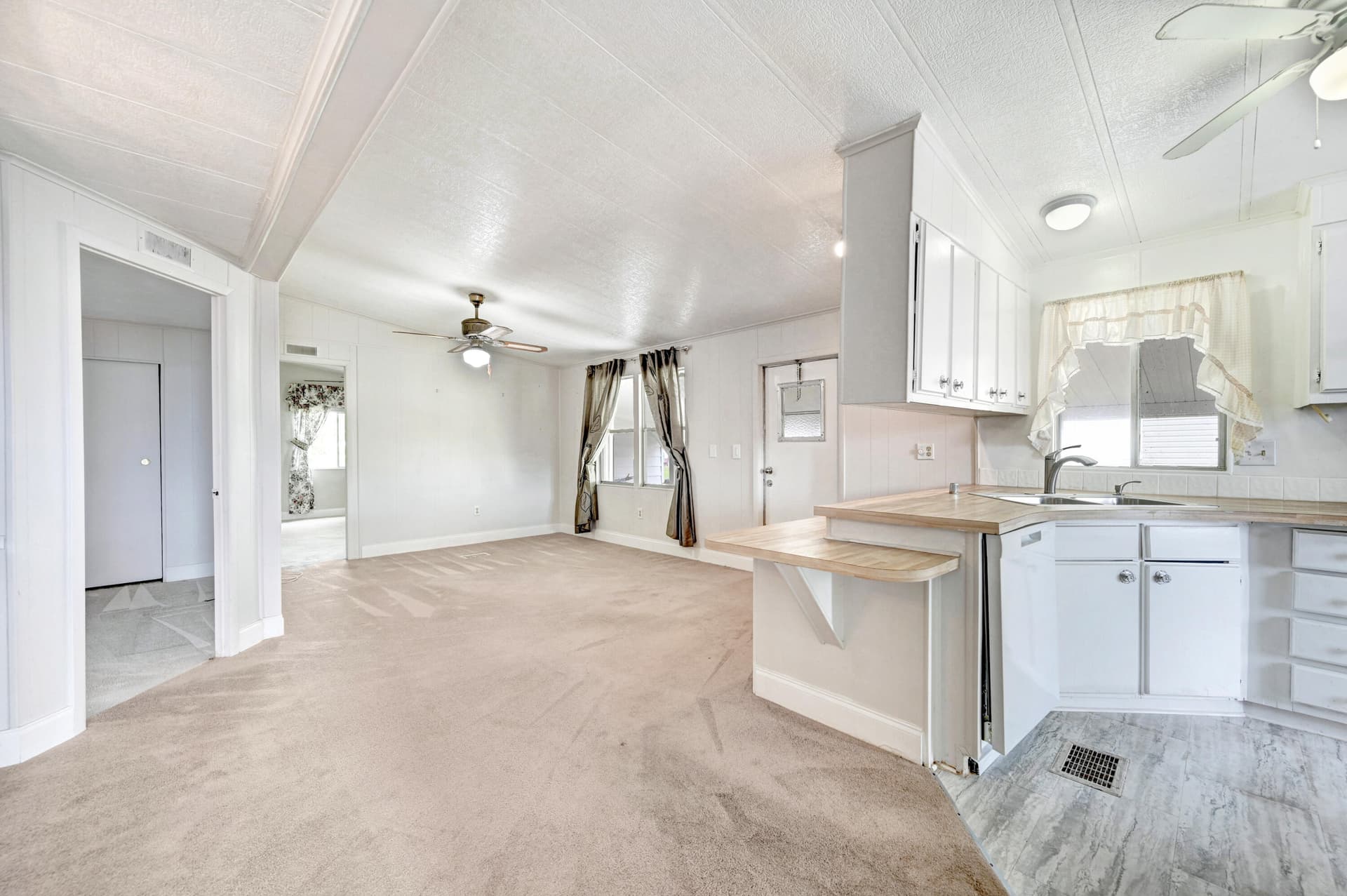 7500 Agawam Road photo 19
