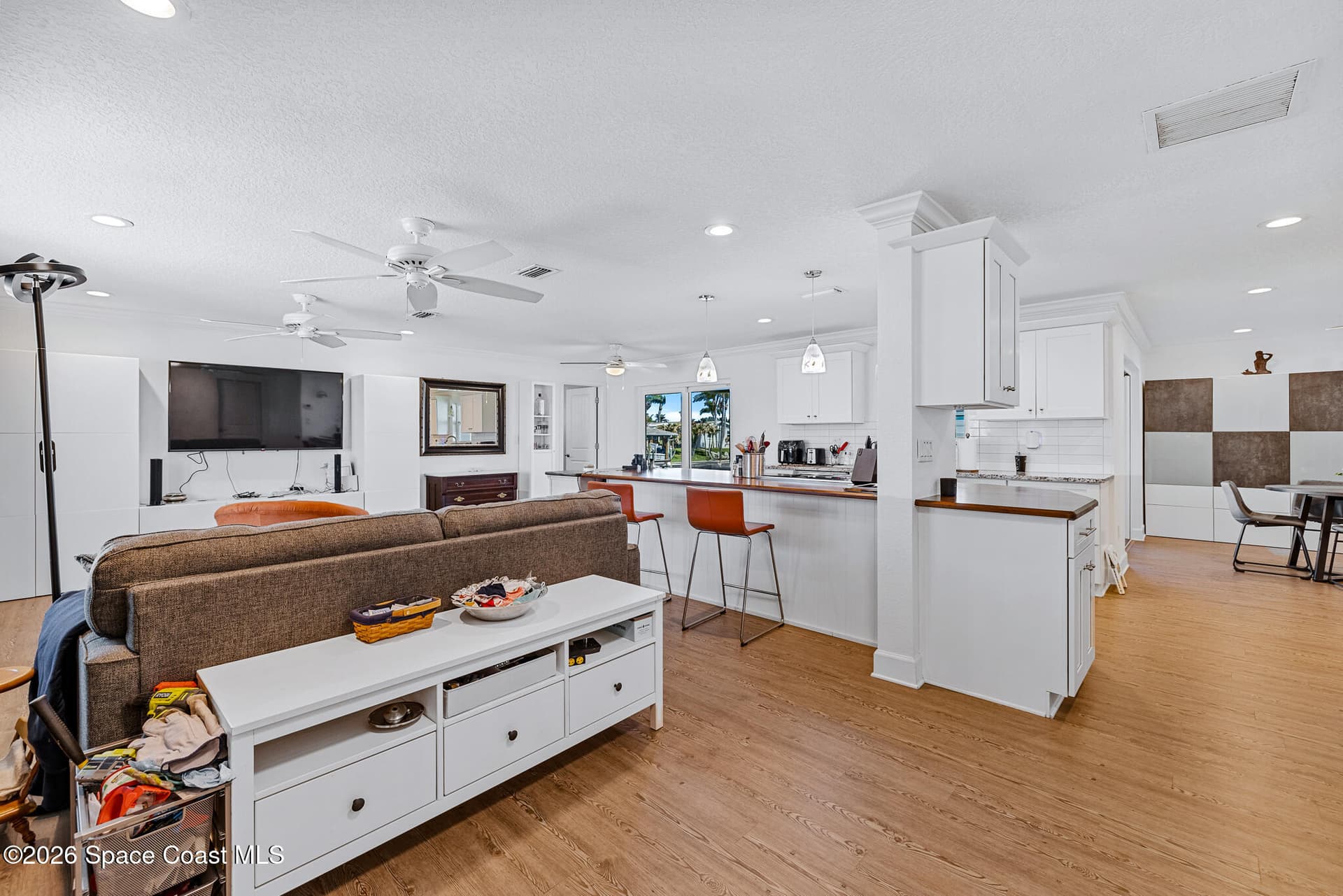 409 Finch Drive photo 6