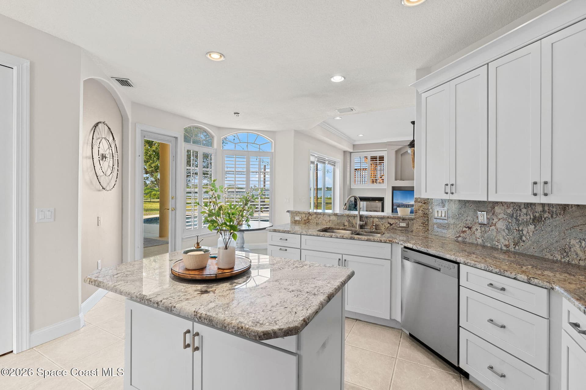 190 Stewart Drive photo 15