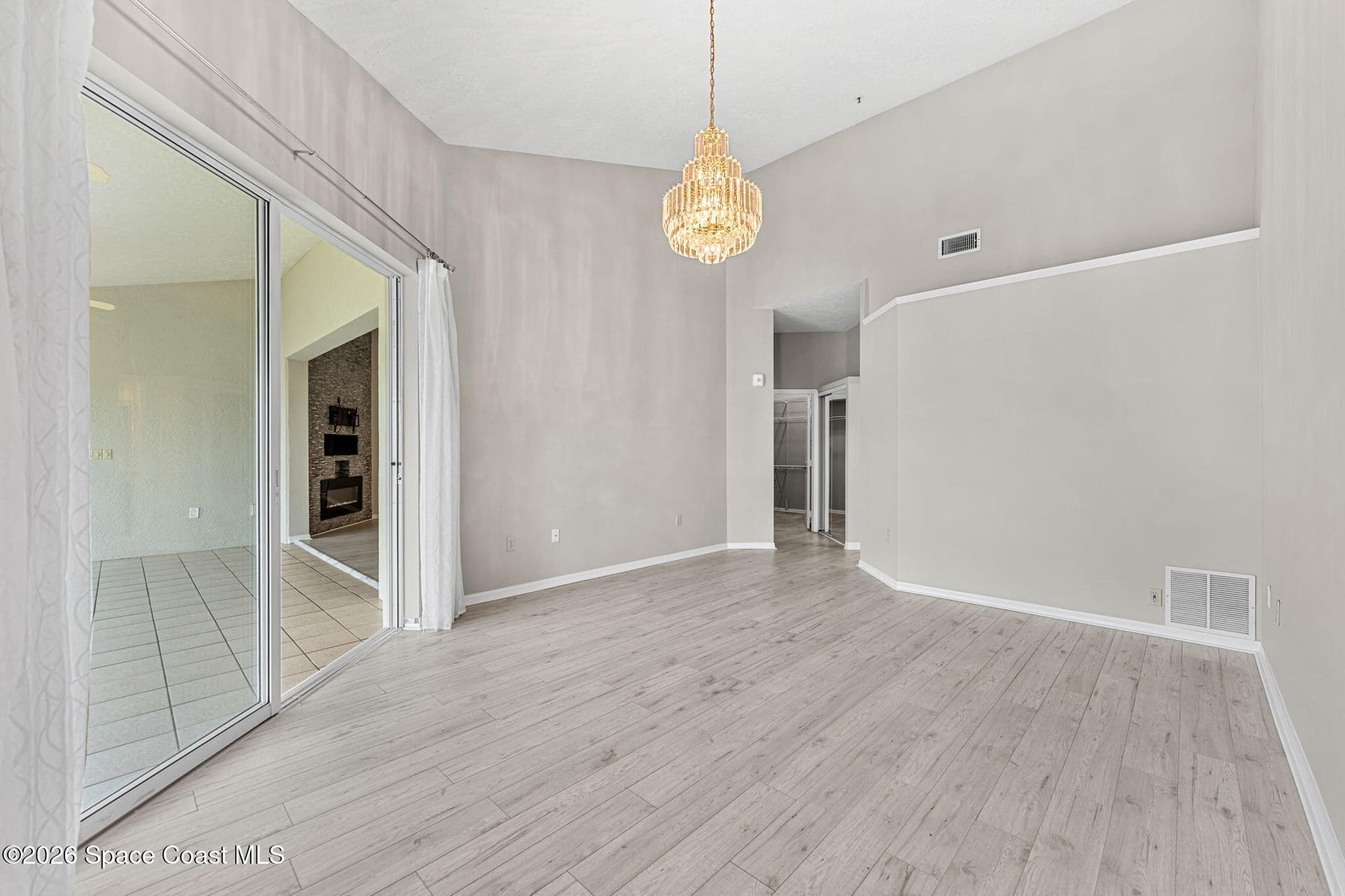 343 N Tropical Trail 404 photo 16