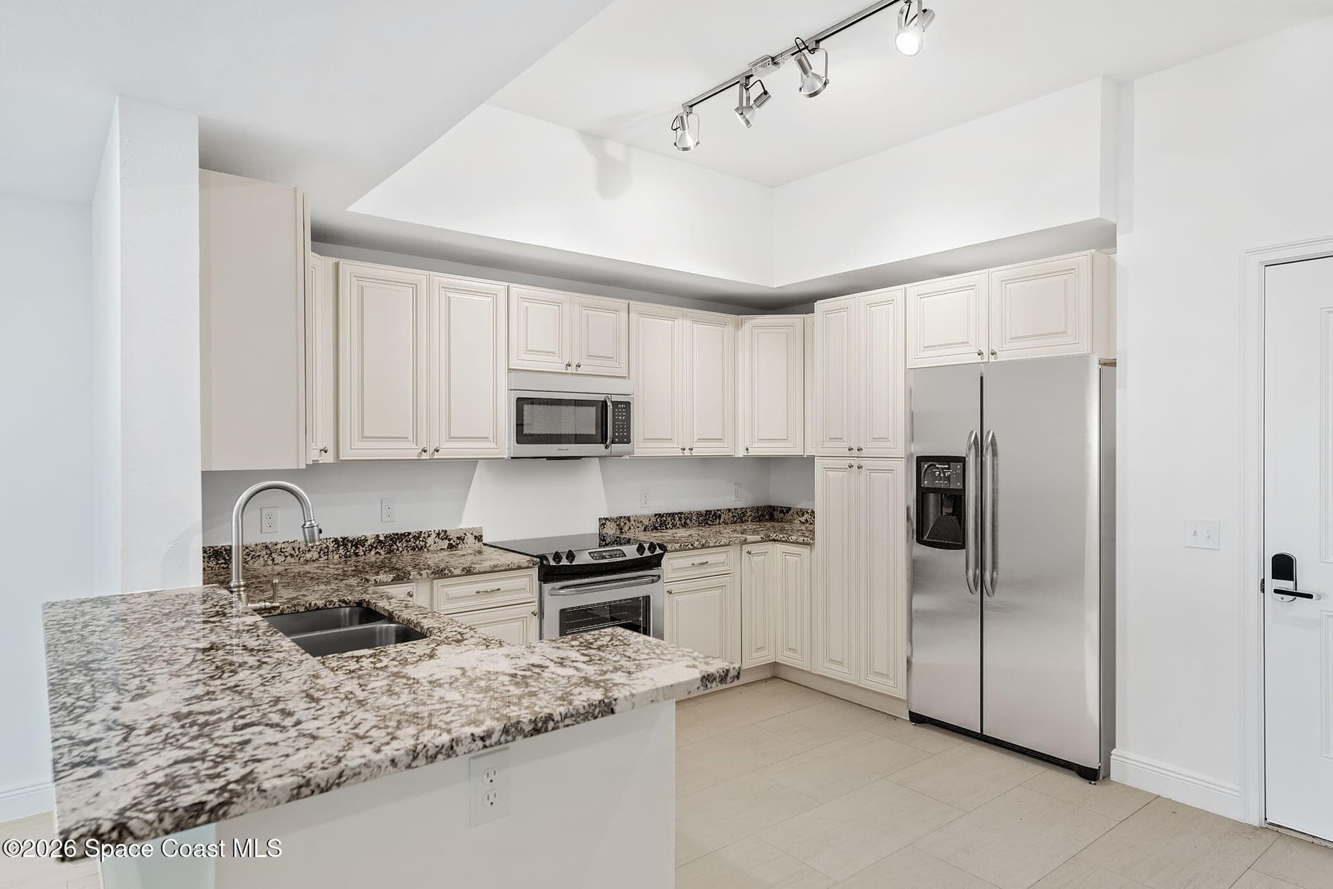 735 Pilot Lane 1010 photo 8