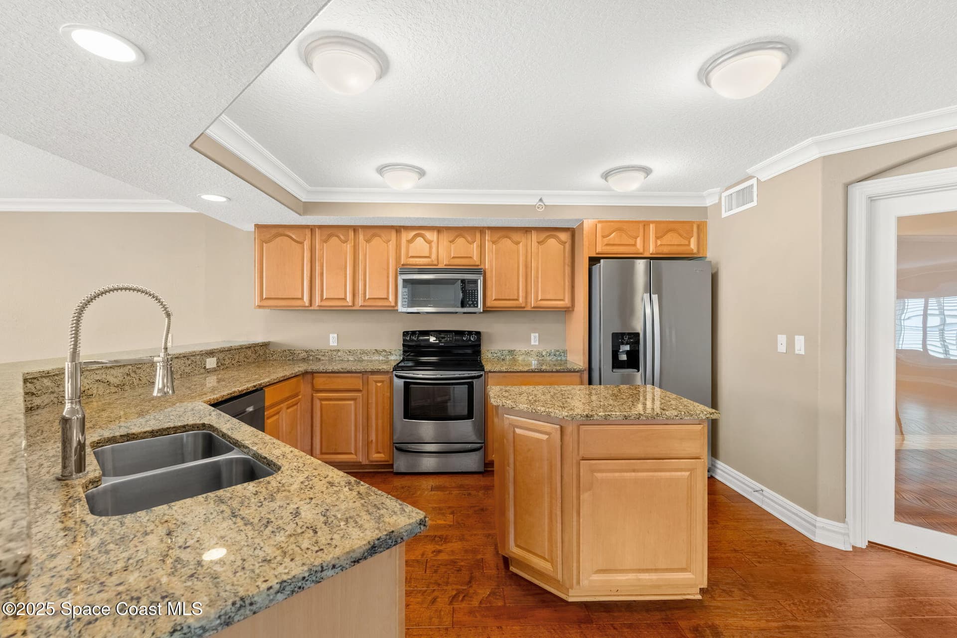 210 24th Street 201 photo 6