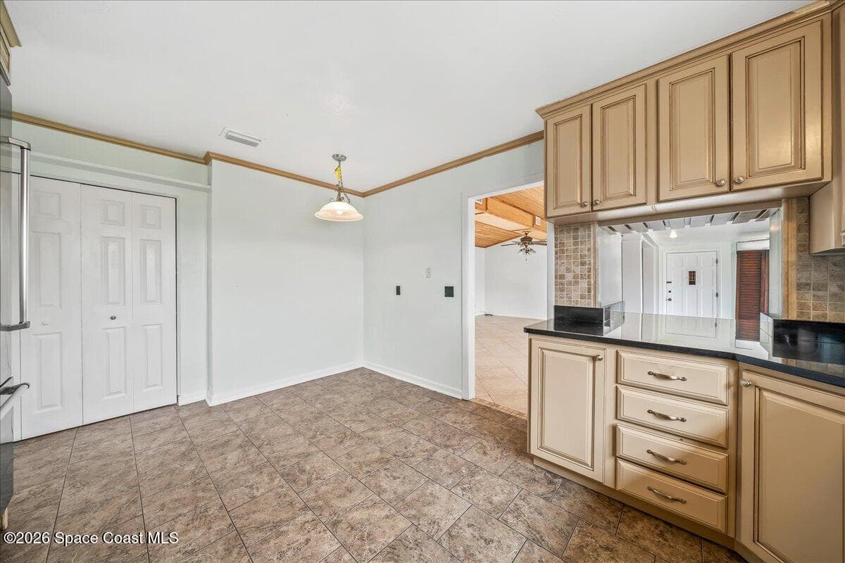 1610 E Central Avenue photo 16