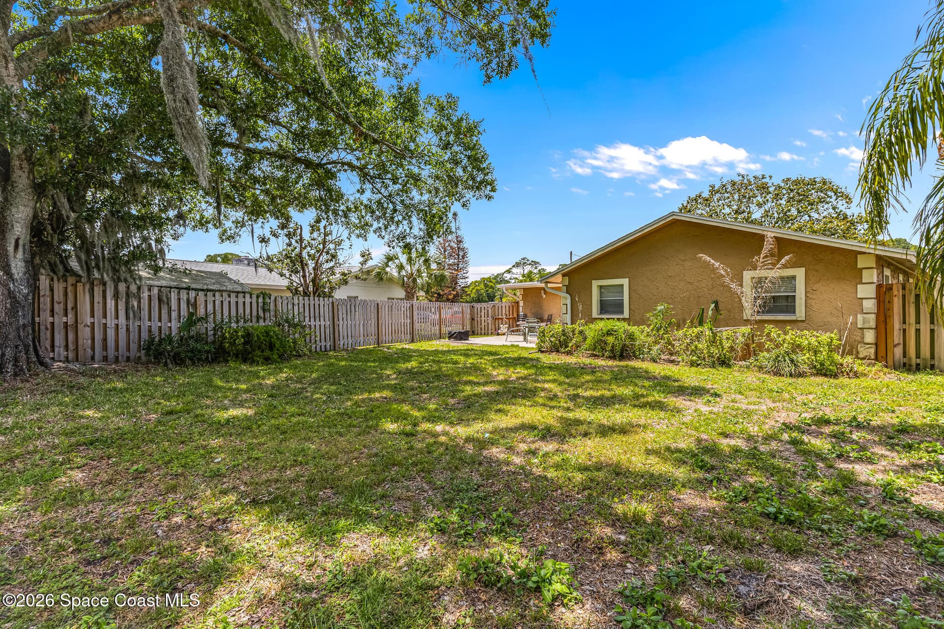 1371 Gleneagles Way photo 4