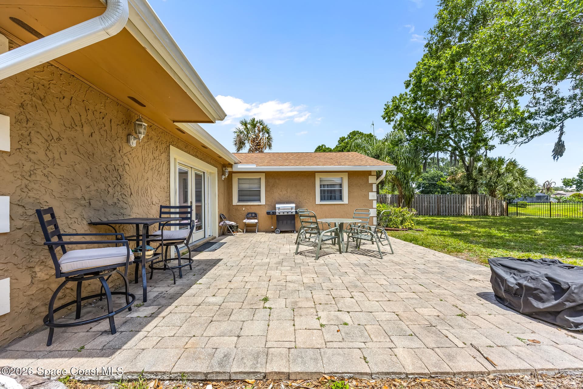 1371 Gleneagles Way photo 9