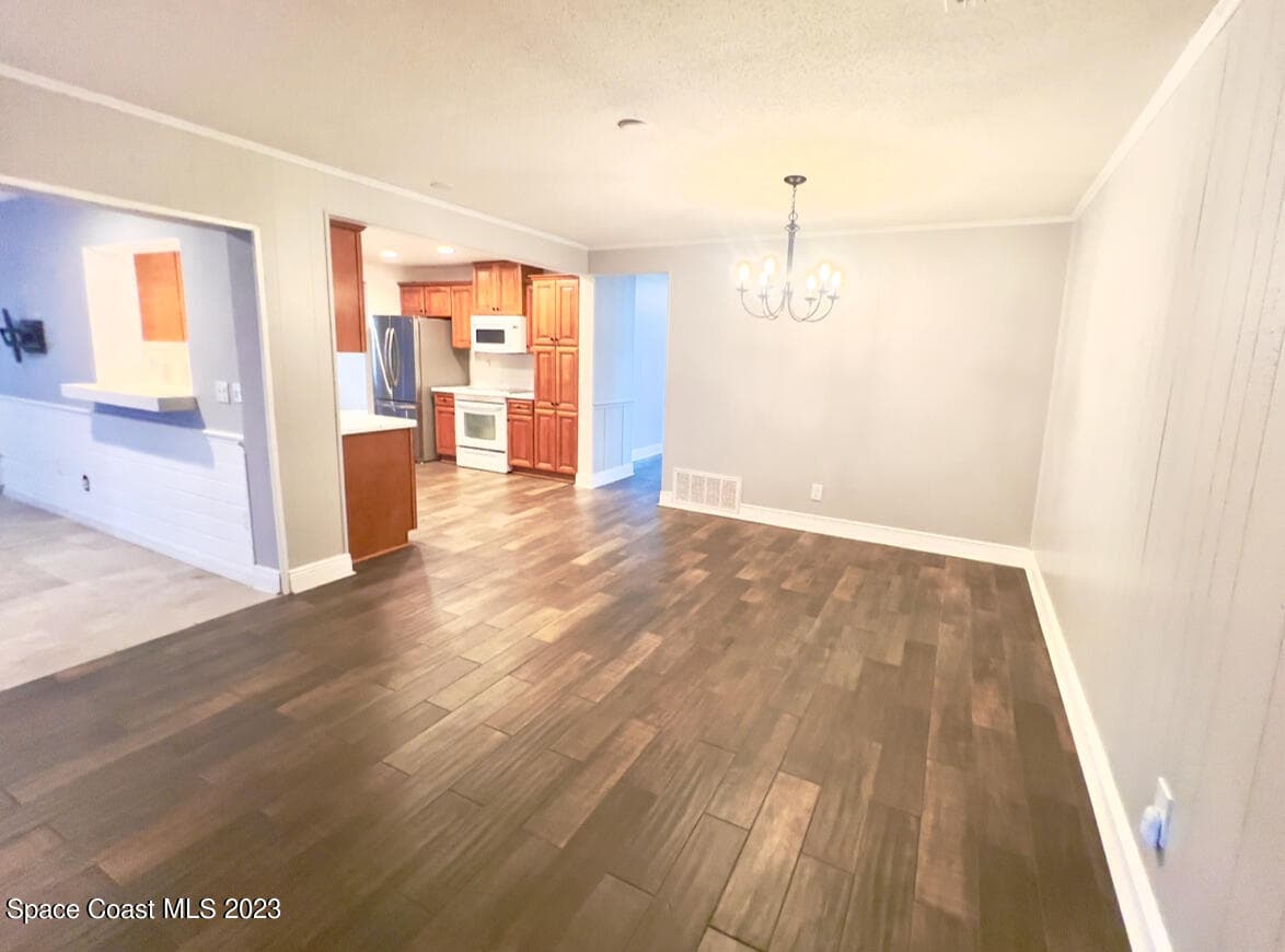 380 Diana Boulevard photo 13
