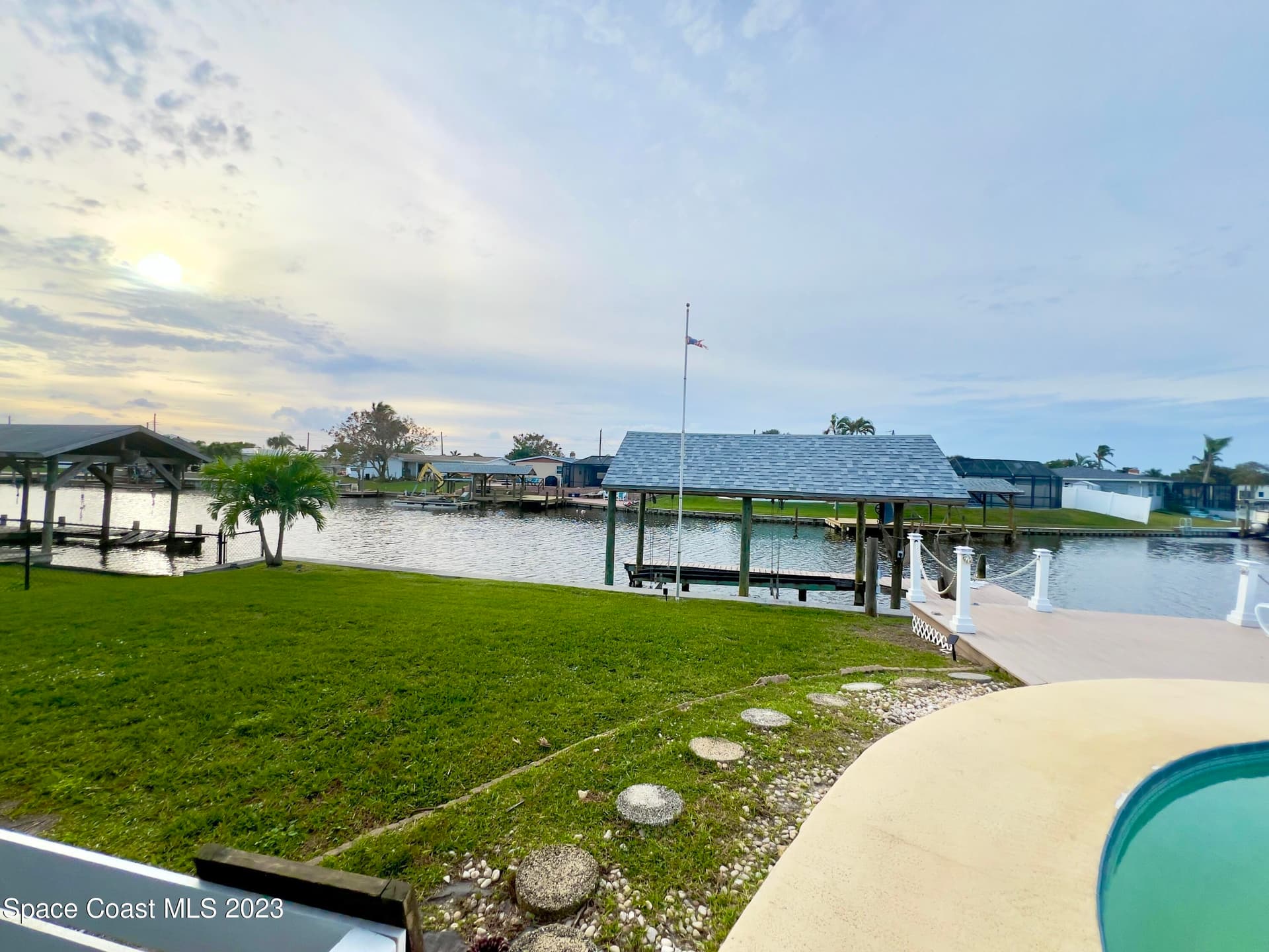 380 Diana Boulevard photo 25