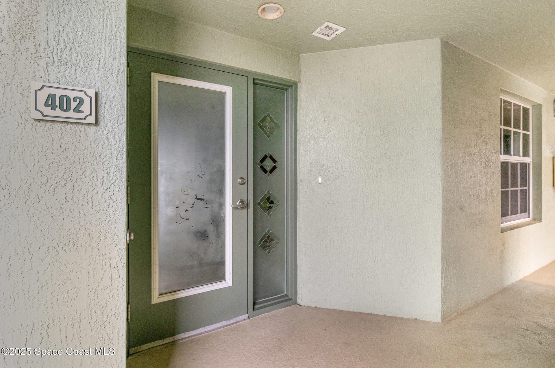 1211 E New Haven Avenue 402 photo 3