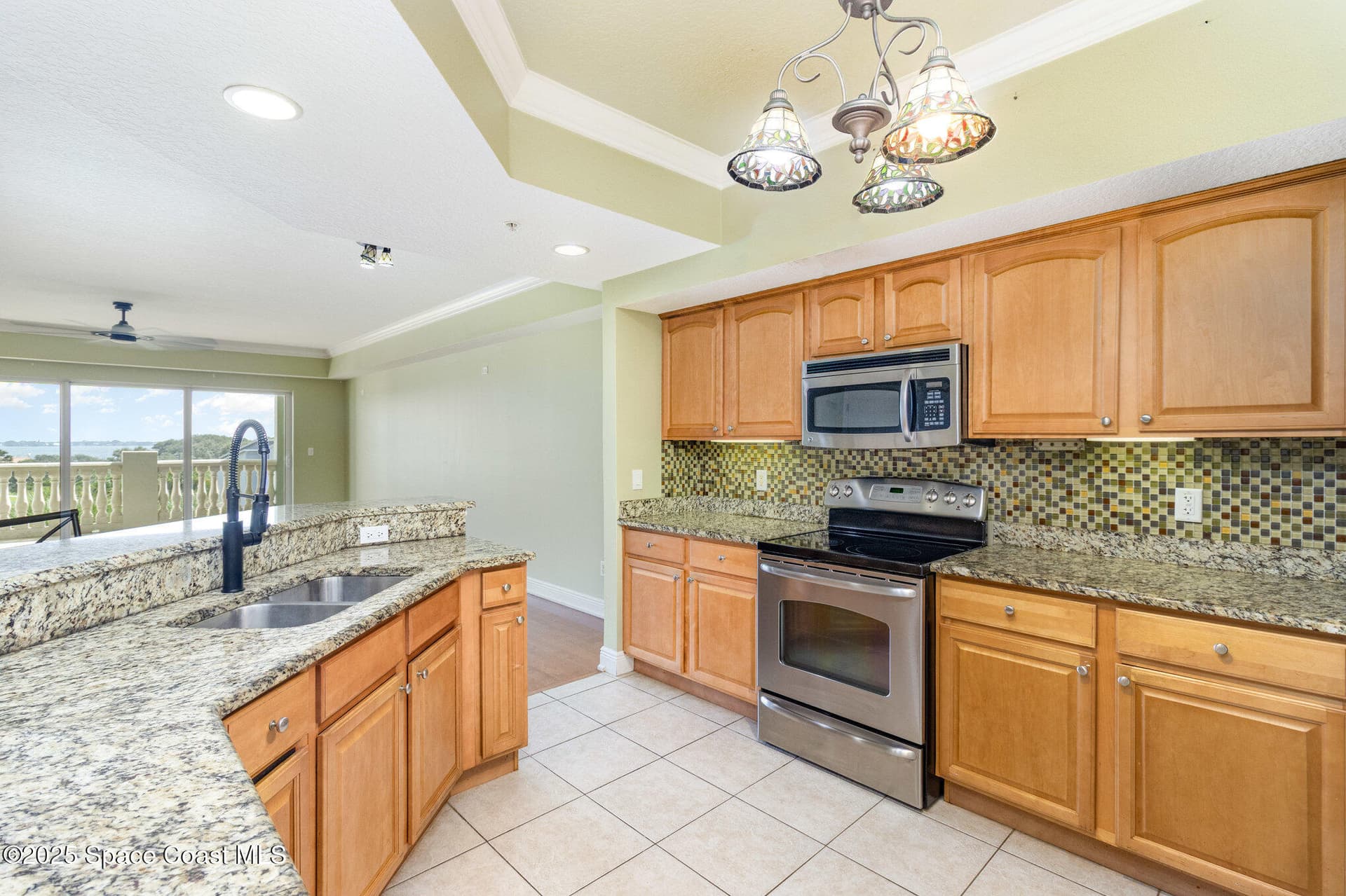 1211 E New Haven Avenue 402 photo 12