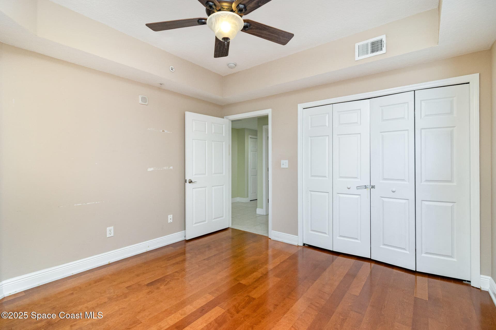 1211 E New Haven Avenue 402 photo 25