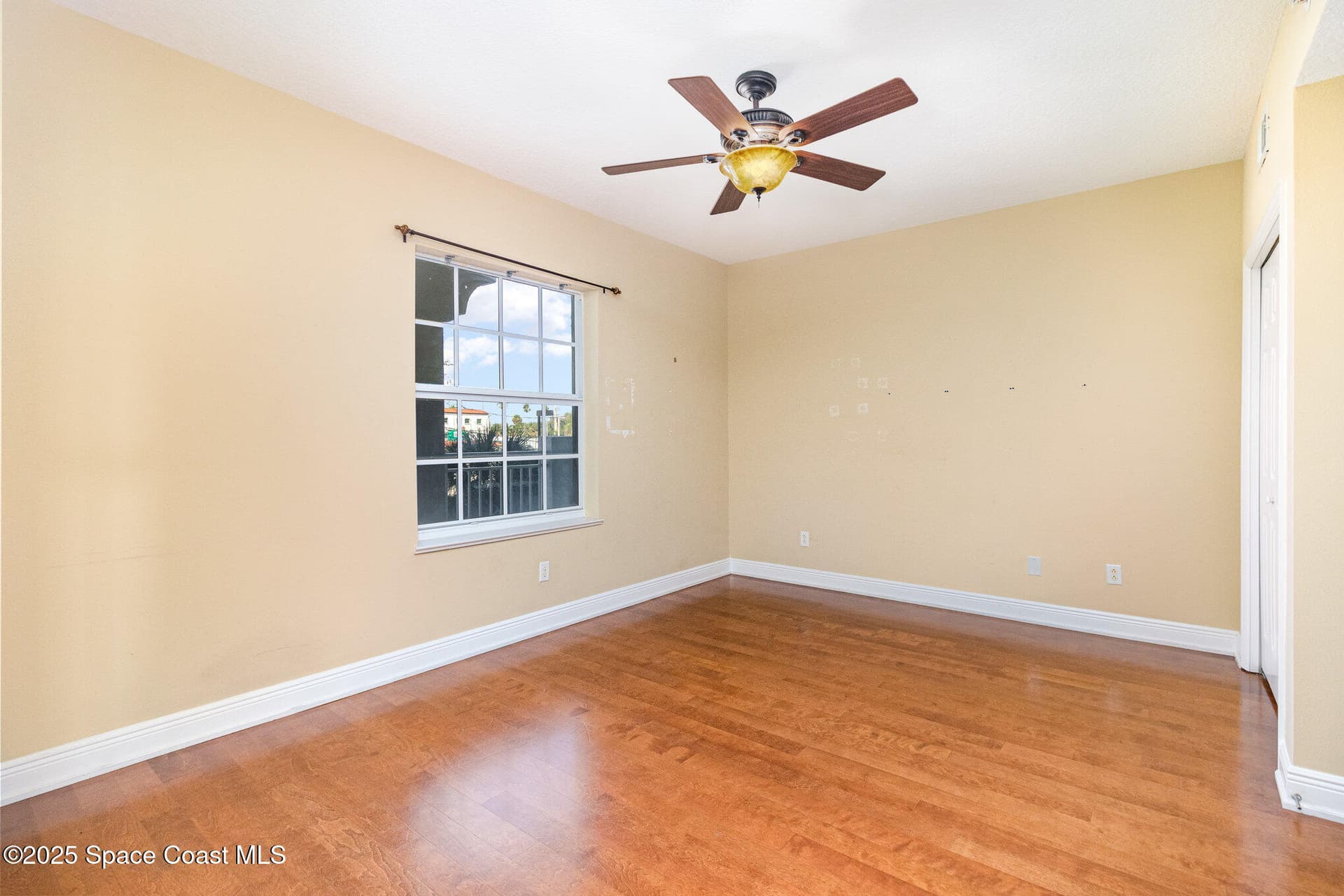 1211 E New Haven Avenue 402 photo 23