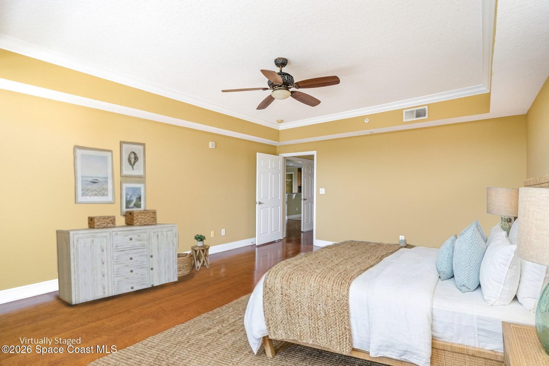 1211 E New Haven Avenue 402 photo 17