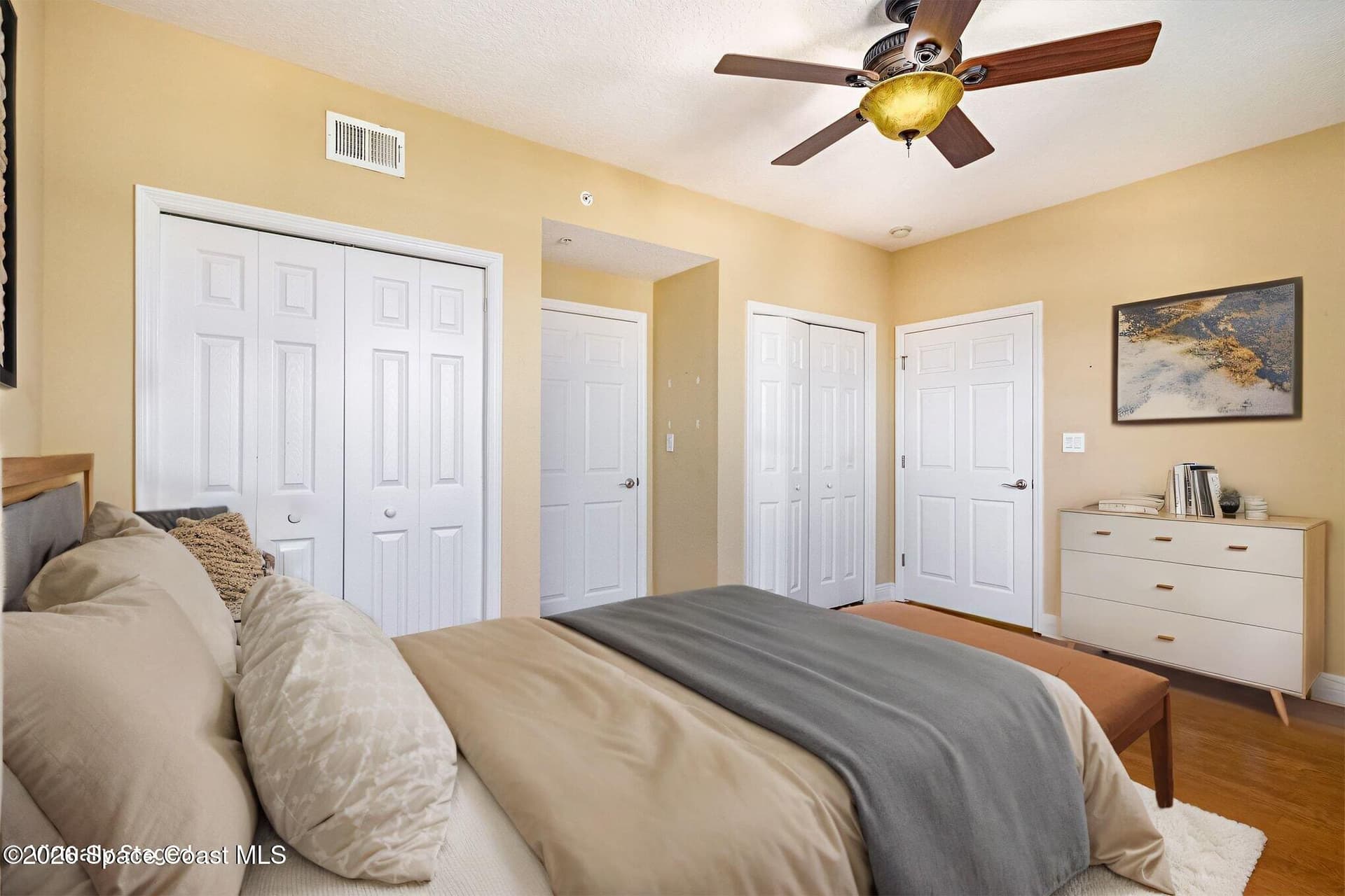 1211 E New Haven Avenue 402 photo 22