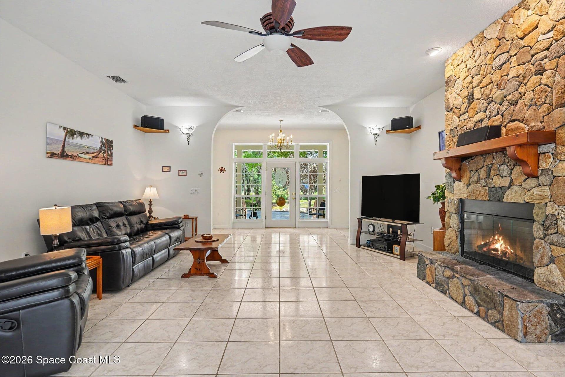 3525 Hield Road photo 7