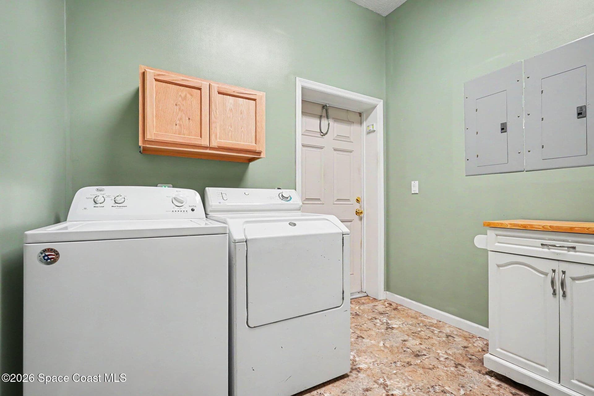3525 Hield Road photo 23